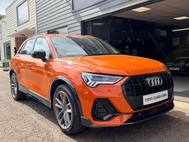 Audi Q3 view 6
