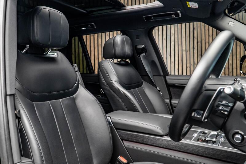 Land Rover Range Rover view 2