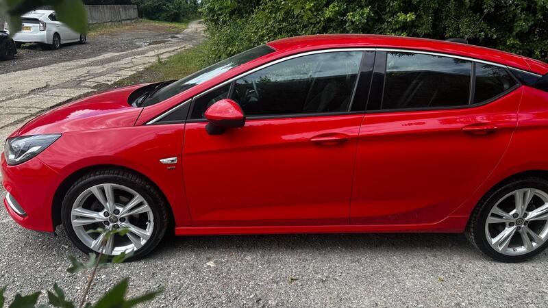 2017 Vauxhall Astra — photo 4