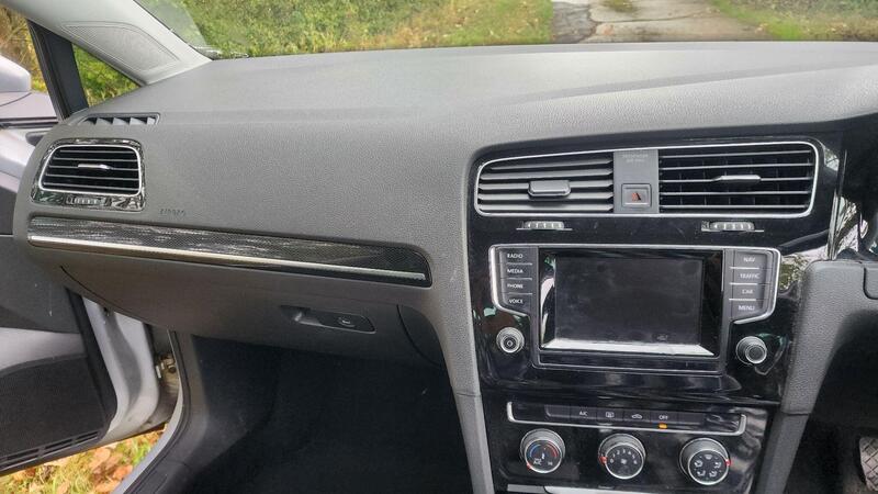 2014 Volkswagen Golf — photo 27