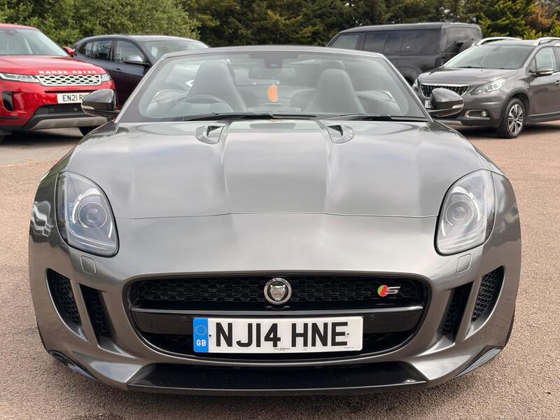 Jaguar F-Type view 3