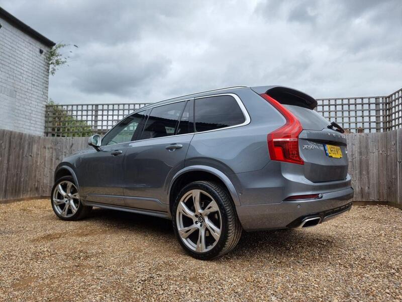 Volvo XC90 view 4