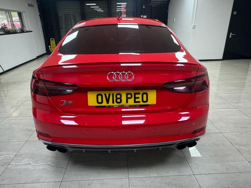 Audi S5 view 4