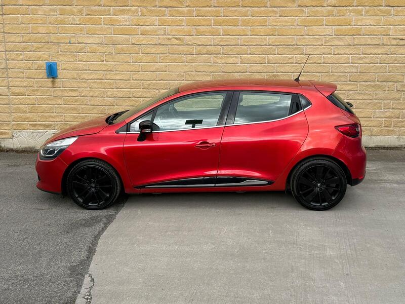 Renault Clio view 2