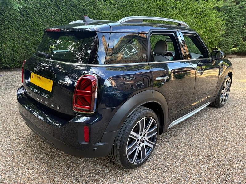 Mini Countryman view 2
