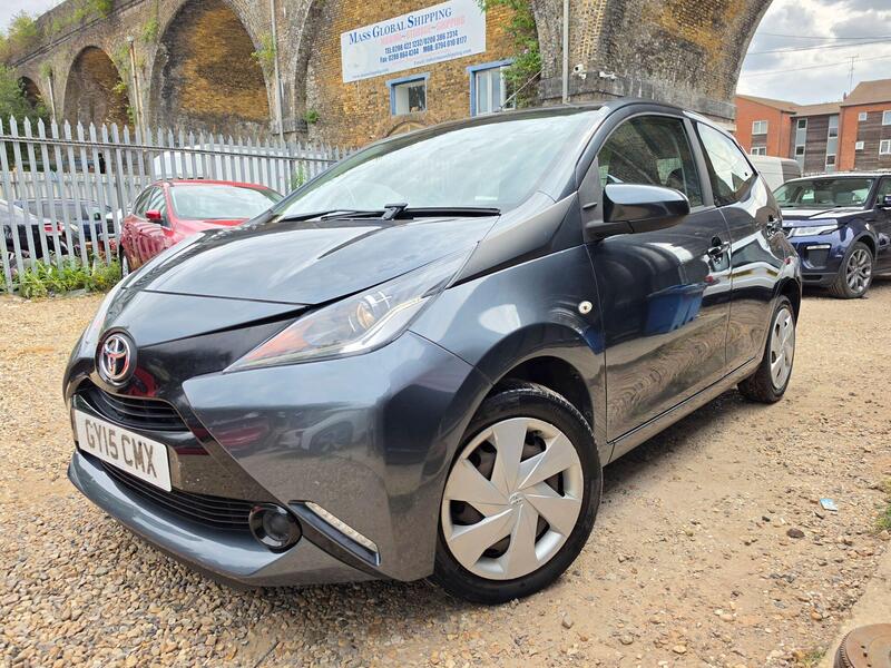 Toyota AYGO 1.0 VVT-i x-play Euro 5 5dr Euro 5 thumbnail 4