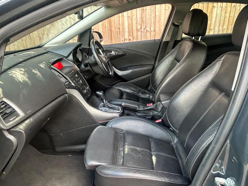 Vauxhall Astra view 4
