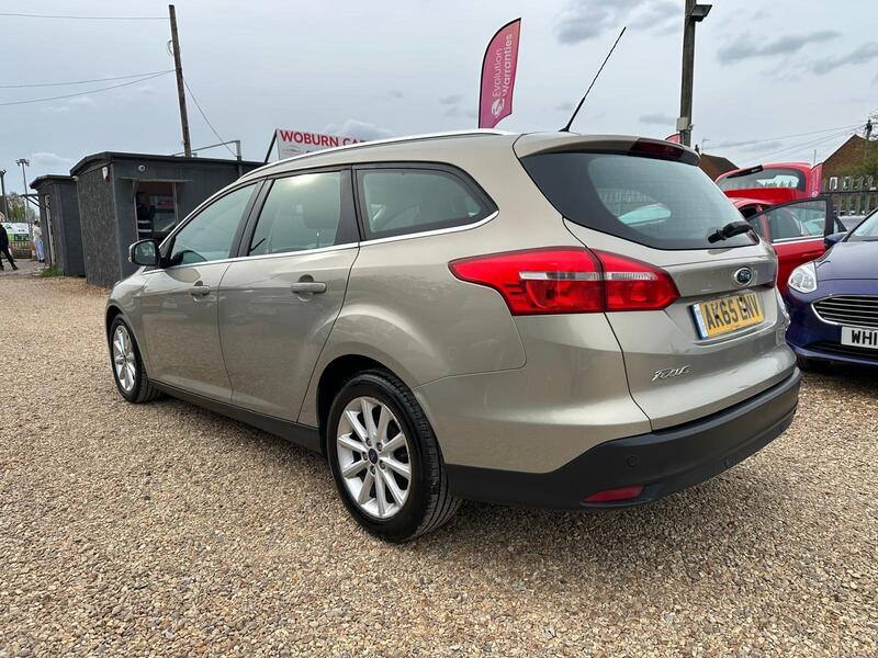 Ford Focus view 7