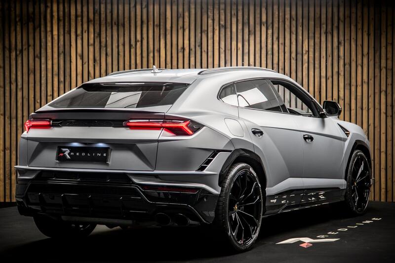Lamborghini Urus view 4