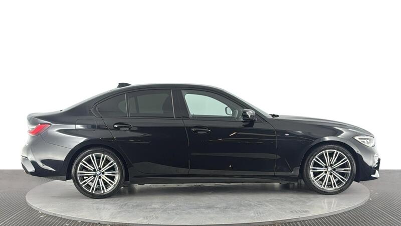 BMW 3 Series view 3