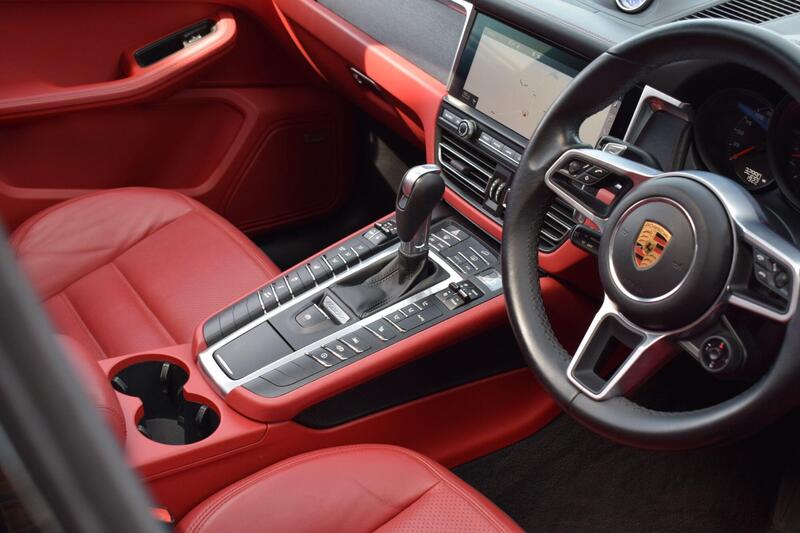 Porsche Macan view 7