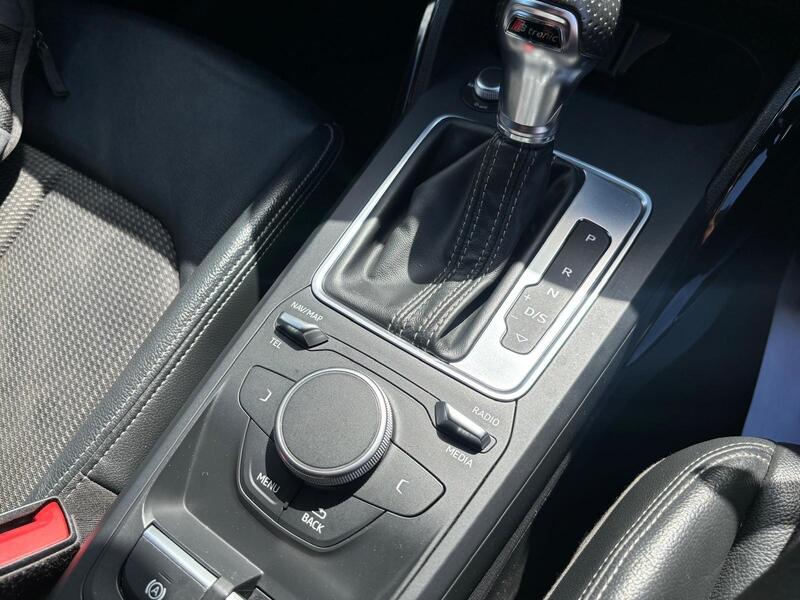 Audi Q2 view 5