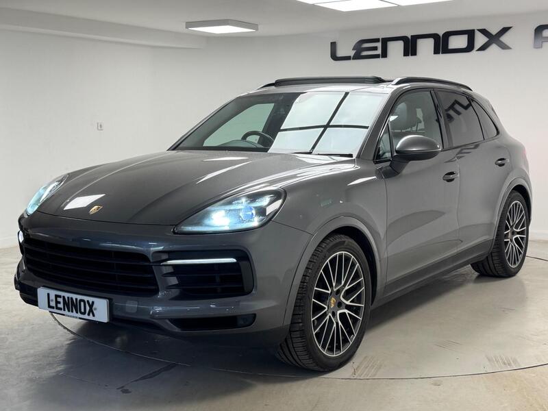 Porsche Cayenne view 3