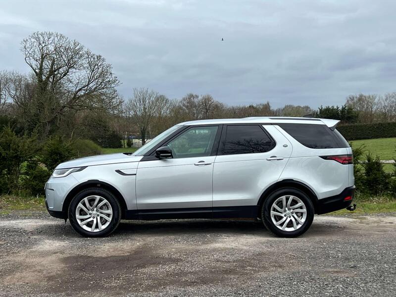 Land Rover Discovery 3 view 4