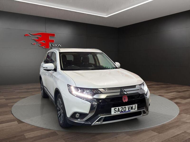 Mitsubishi Outlander view 3