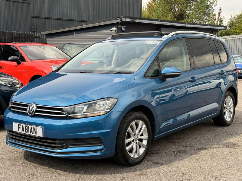 Volkswagen Touran view 5