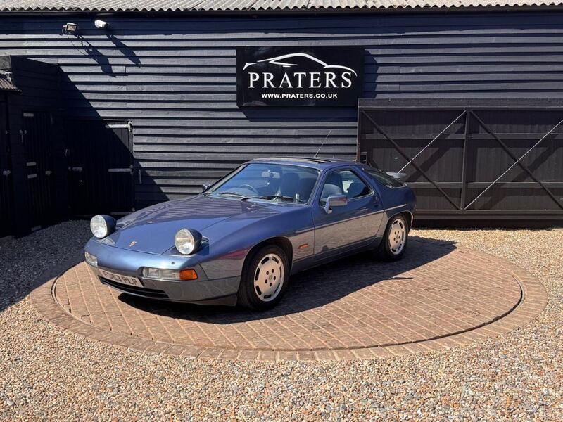 Porsche 928 view 2