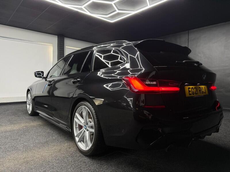 BMW 3 Series view 5