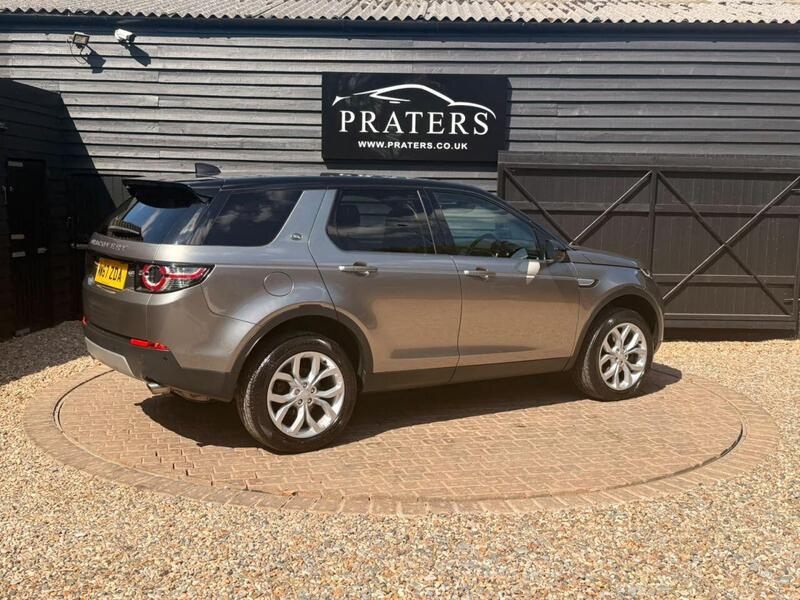 Land Rover Discovery Sport view 7