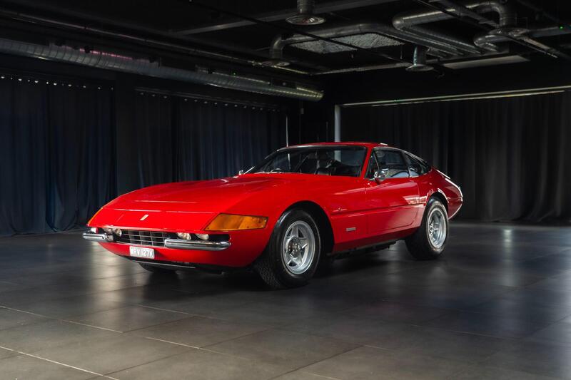 Ferrari Daytona view 4