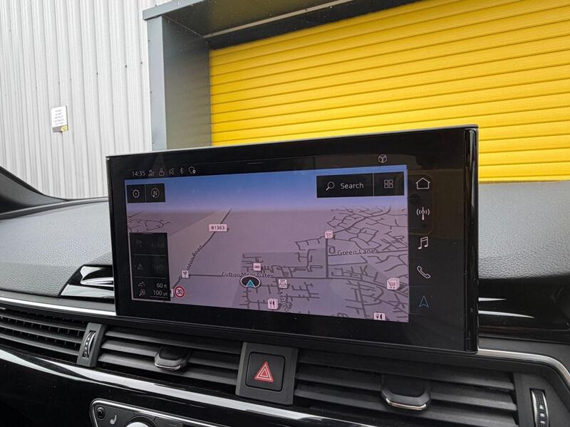 Audi A4 Avant view 5
