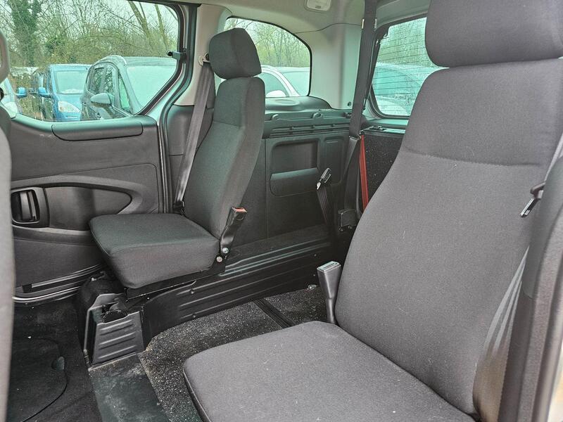 Peugeot Partner Tepee view 10