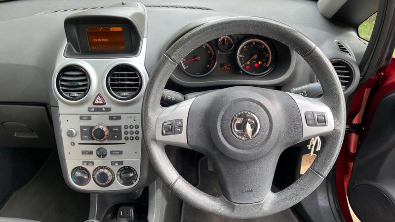 2013 Vauxhall Corsa — photo 25