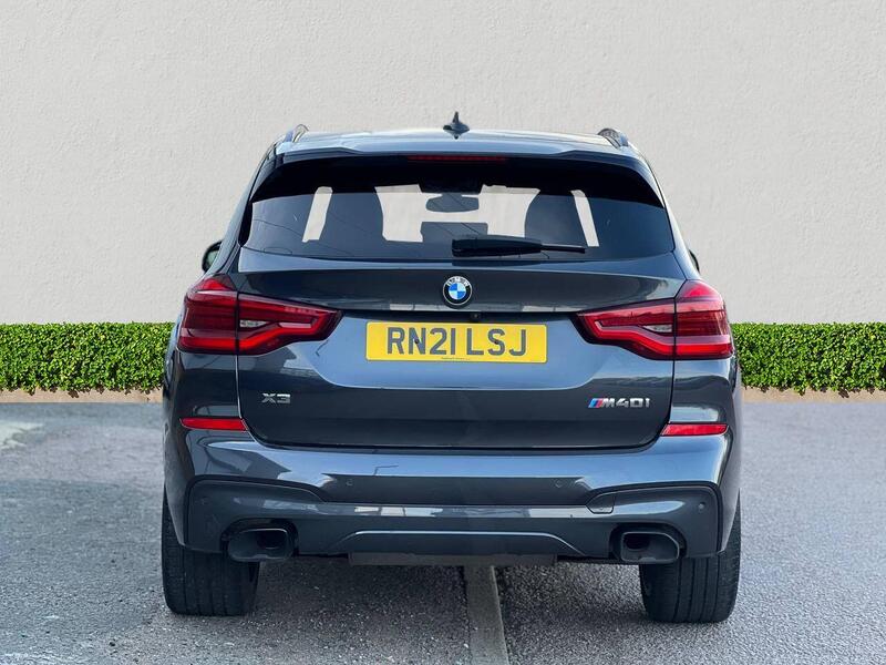 BMW X3 view 6