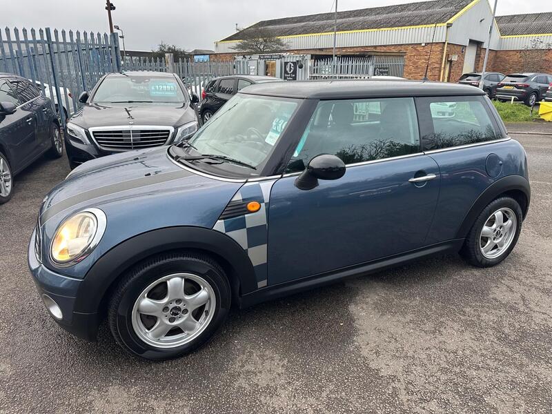 Mini Hatch view 3