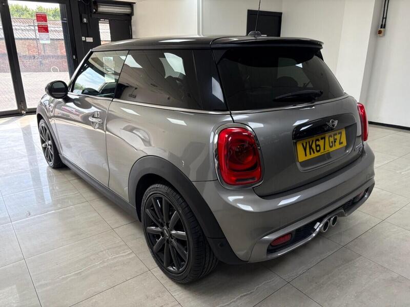 Mini Hatch view 5