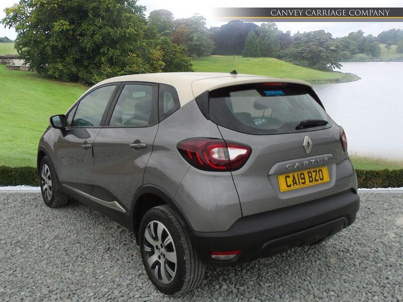Renault Captur view 4