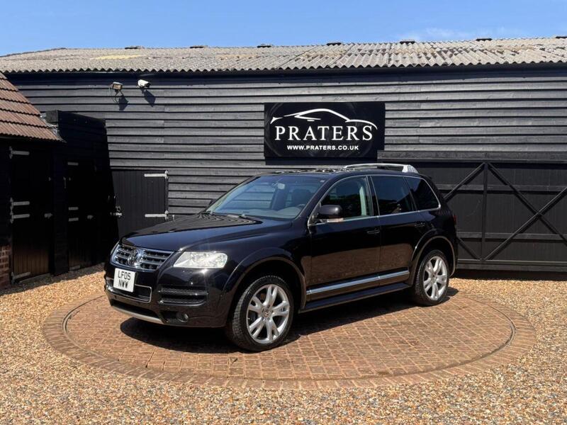 Volkswagen Touareg view 2