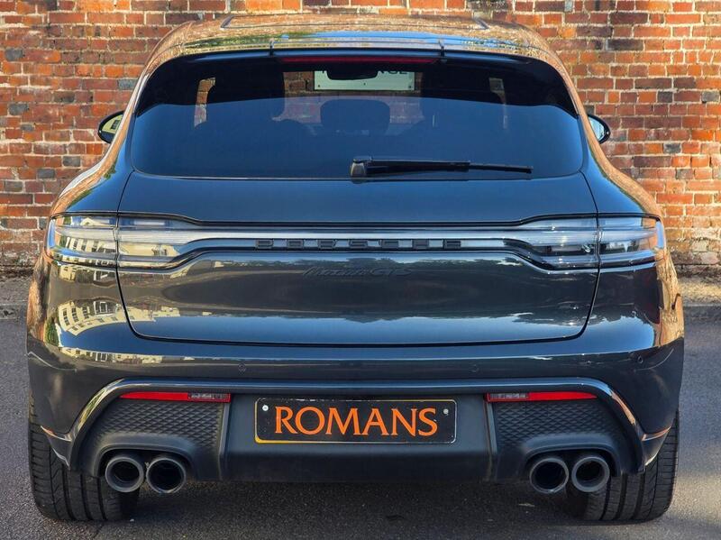 Porsche Macan view 5