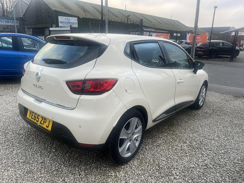 Renault Clio view 6