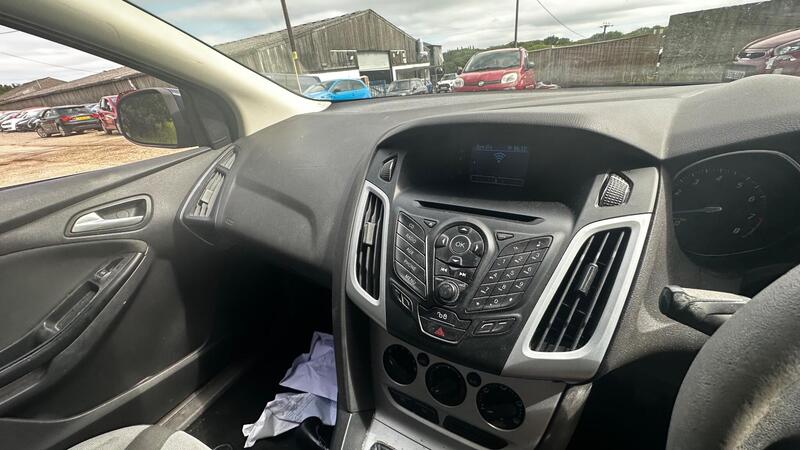 2012 Ford Focus — photo 12