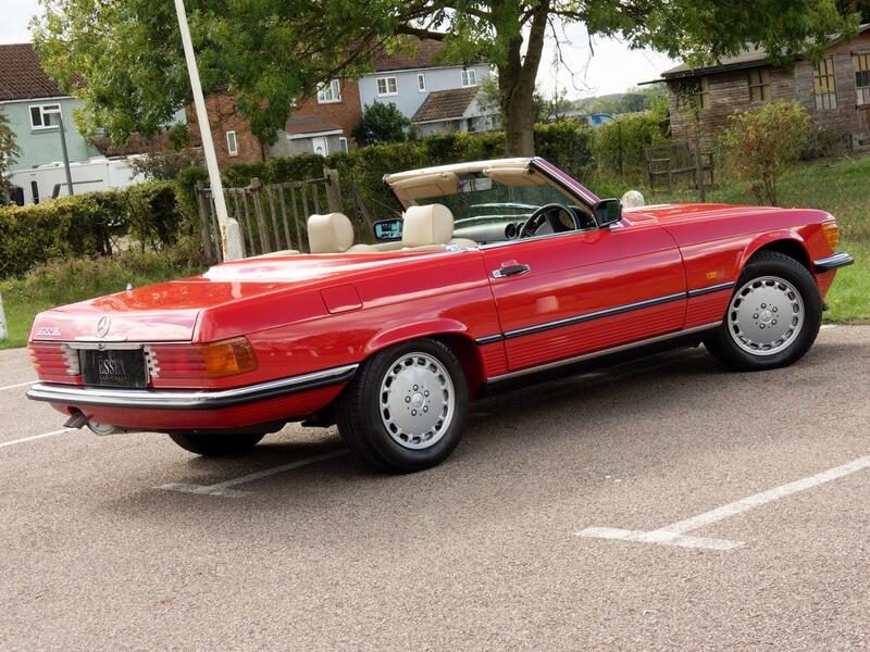 Mercedes-Benz SL view 10