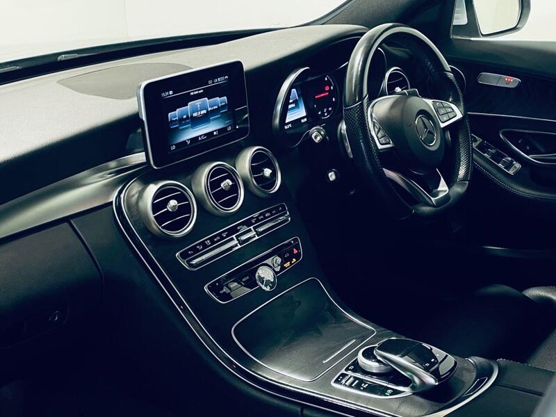 Mercedes-Benz C-Class view 4