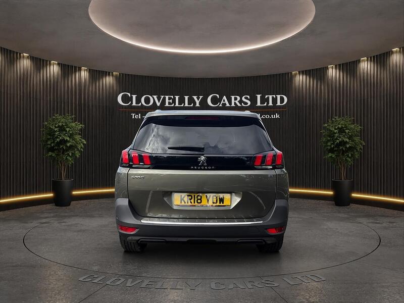 Peugeot 5008 view 4