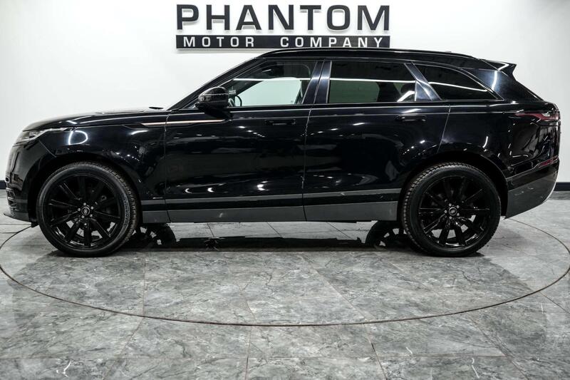 Land Rover Range Rover Velar view 4