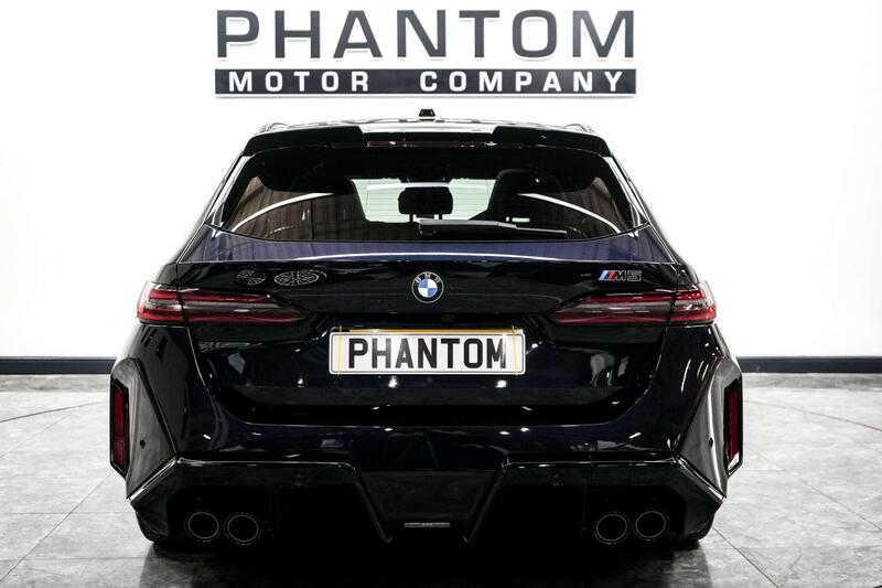 BMW M5 view 4