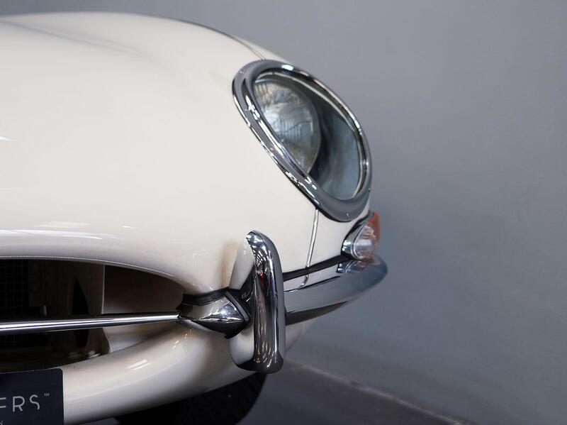 Jaguar E-Type view 28