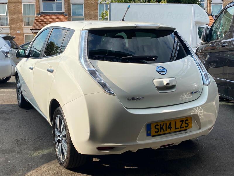 Nissan Leaf view 6