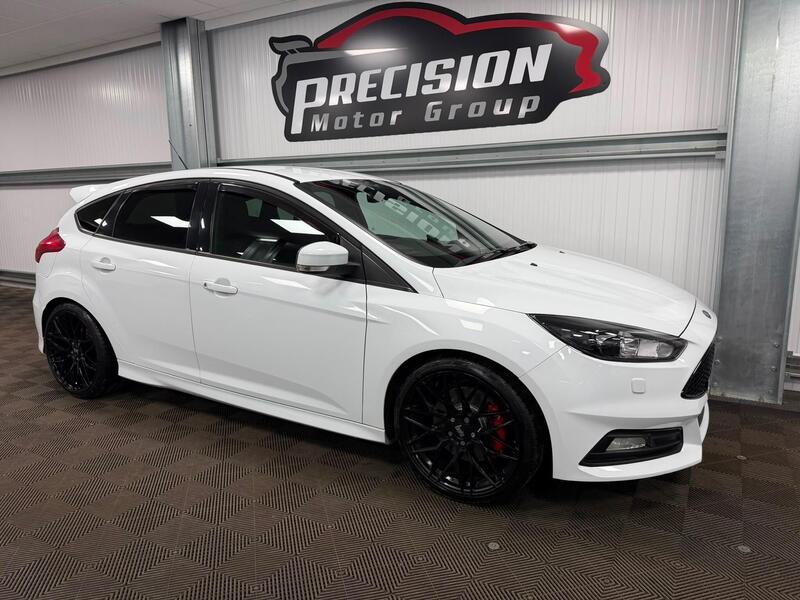 Ford Focus view 3