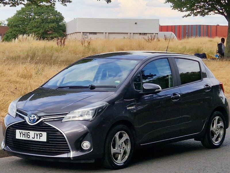Toyota Yaris view 2