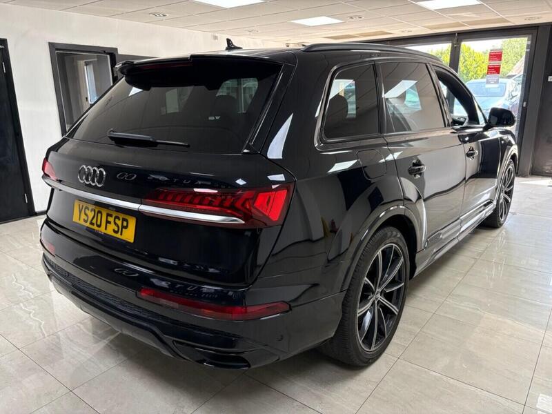 Audi Audi Q7 view 3