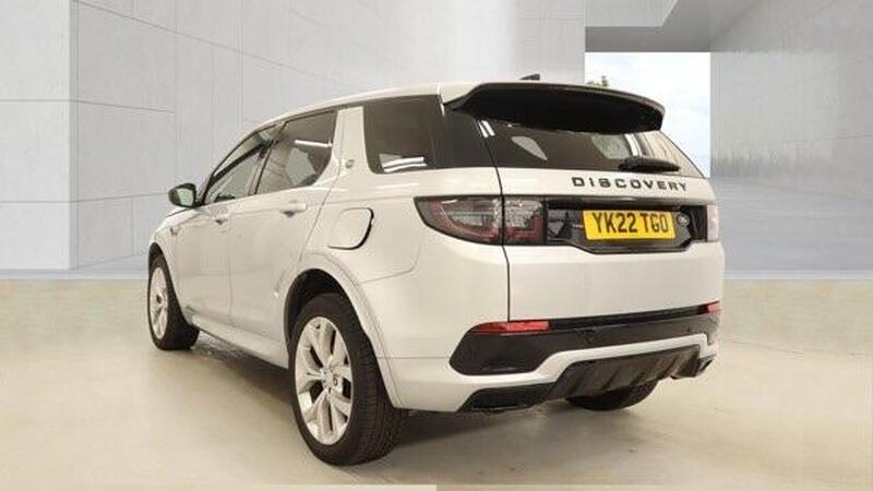 Land Rover Discovery Sport view 3