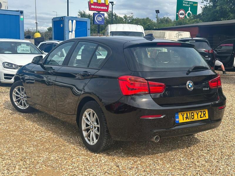 BMW 1 Series view 4