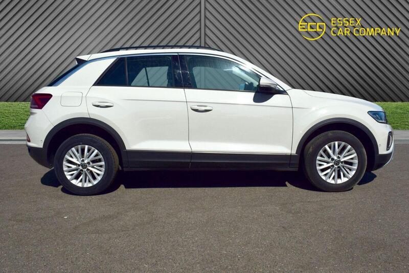 Volkswagen T-Roc view 5