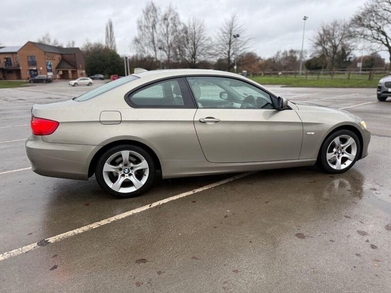 BMW 3 Series view 6