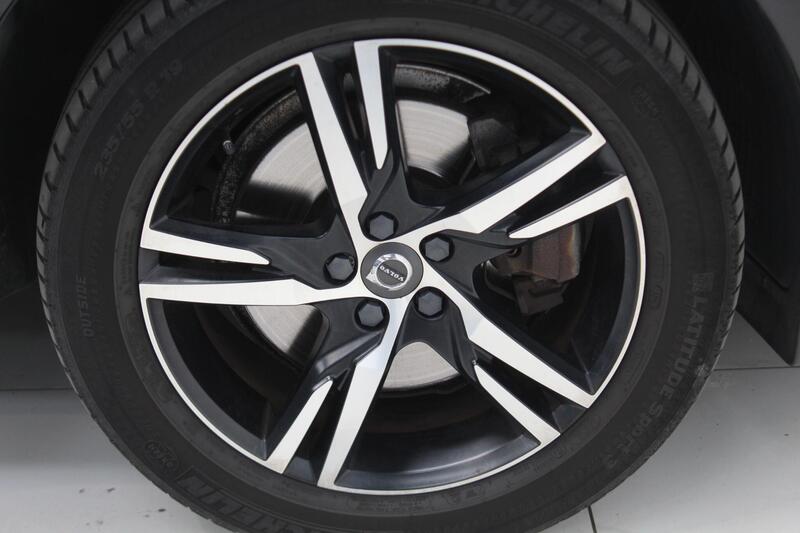 2018 Volvo XC60 in Black — image 29 of 74